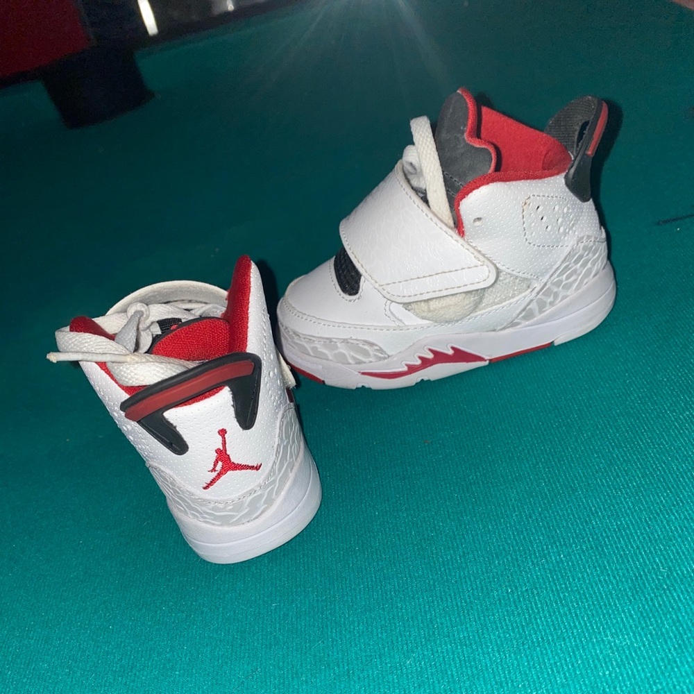 Kids Jordan Size 5c